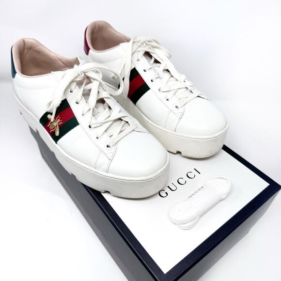 Gucci White Athletic Shoes with Red and Green Stripes in good condition - Picture 1 of 15